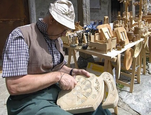 Ernesto: oggetti in legno