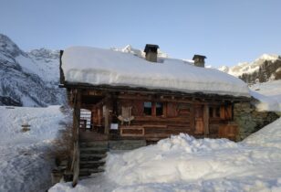 Il rifugio Zar Senni in inverno