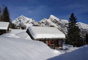 Otro in paesaggio invernale con il rifugio Zar Senni