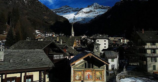 FROM THE CRISTALLO TO CASA SMITT: 5 HISTORIC HOTELS IN ALAGNA