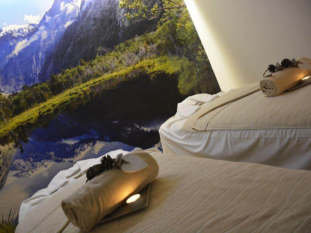 Hotels and apartments booking