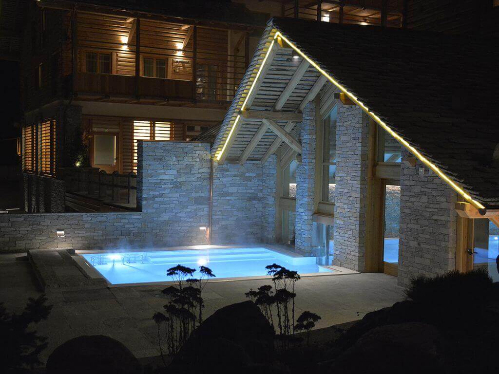 Hotels and apartments booking