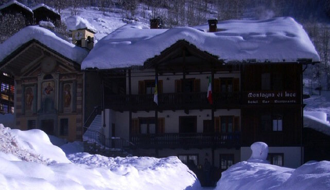 hotel montagna di luce alagna booking