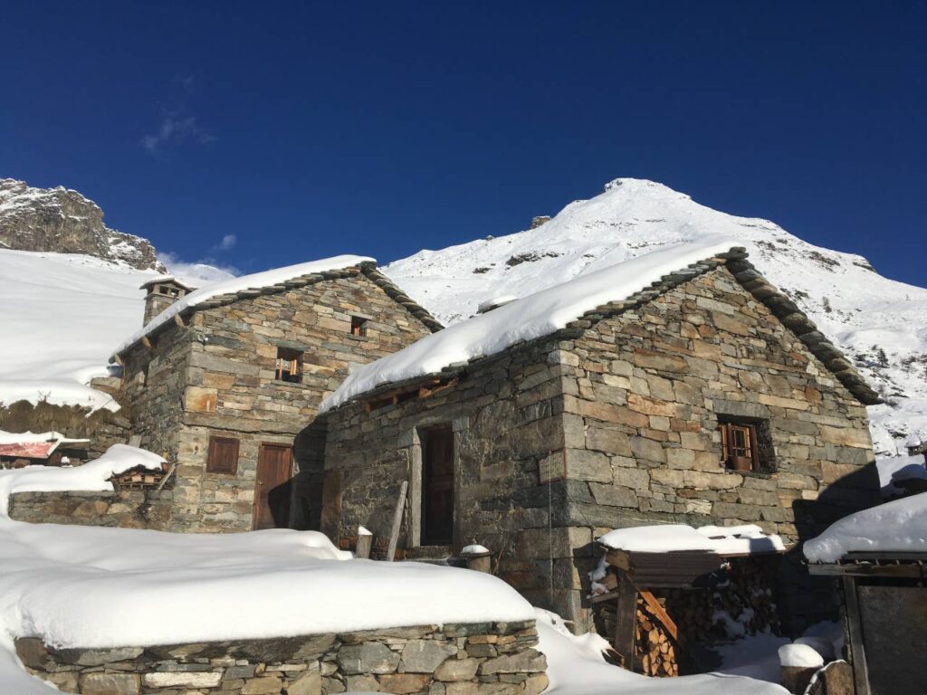 Baita alagna with direct access to ski slopes