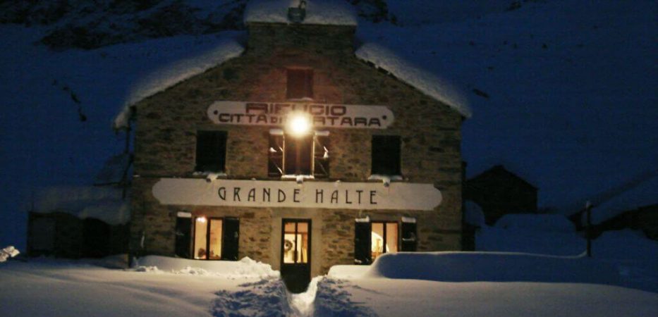 grande halte: hotel alagna with direct access to ski slopes