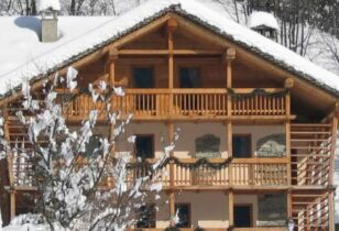 zimmer casa prati: hotel alagna with direct access to slopes