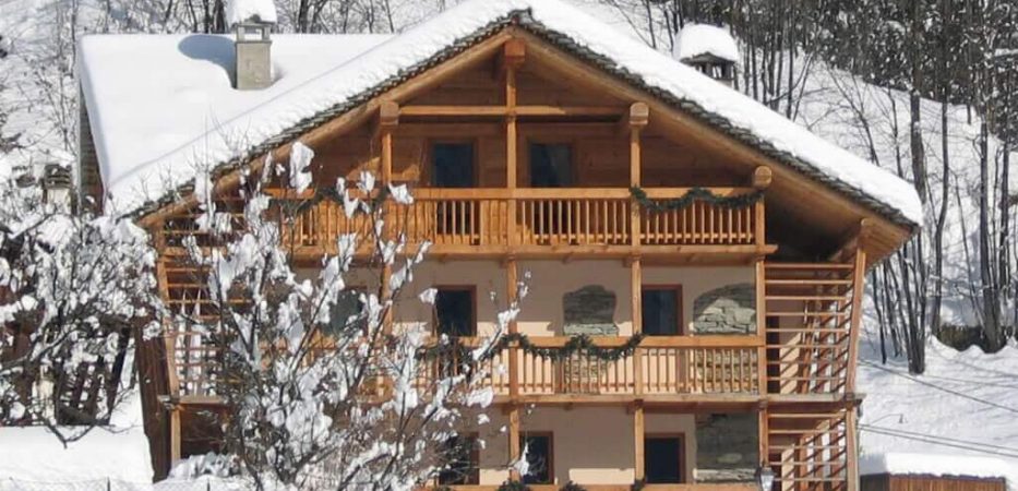 zimmer casa prati: hotel alagna with direct access to slopes