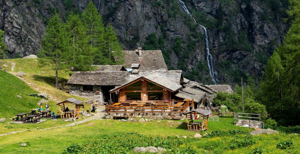 Il rifugio Pastore all'alpe Pile