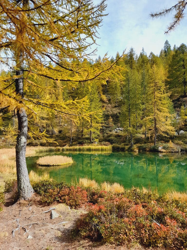 lago larecchio lake monte rosa autumn autunno alagna